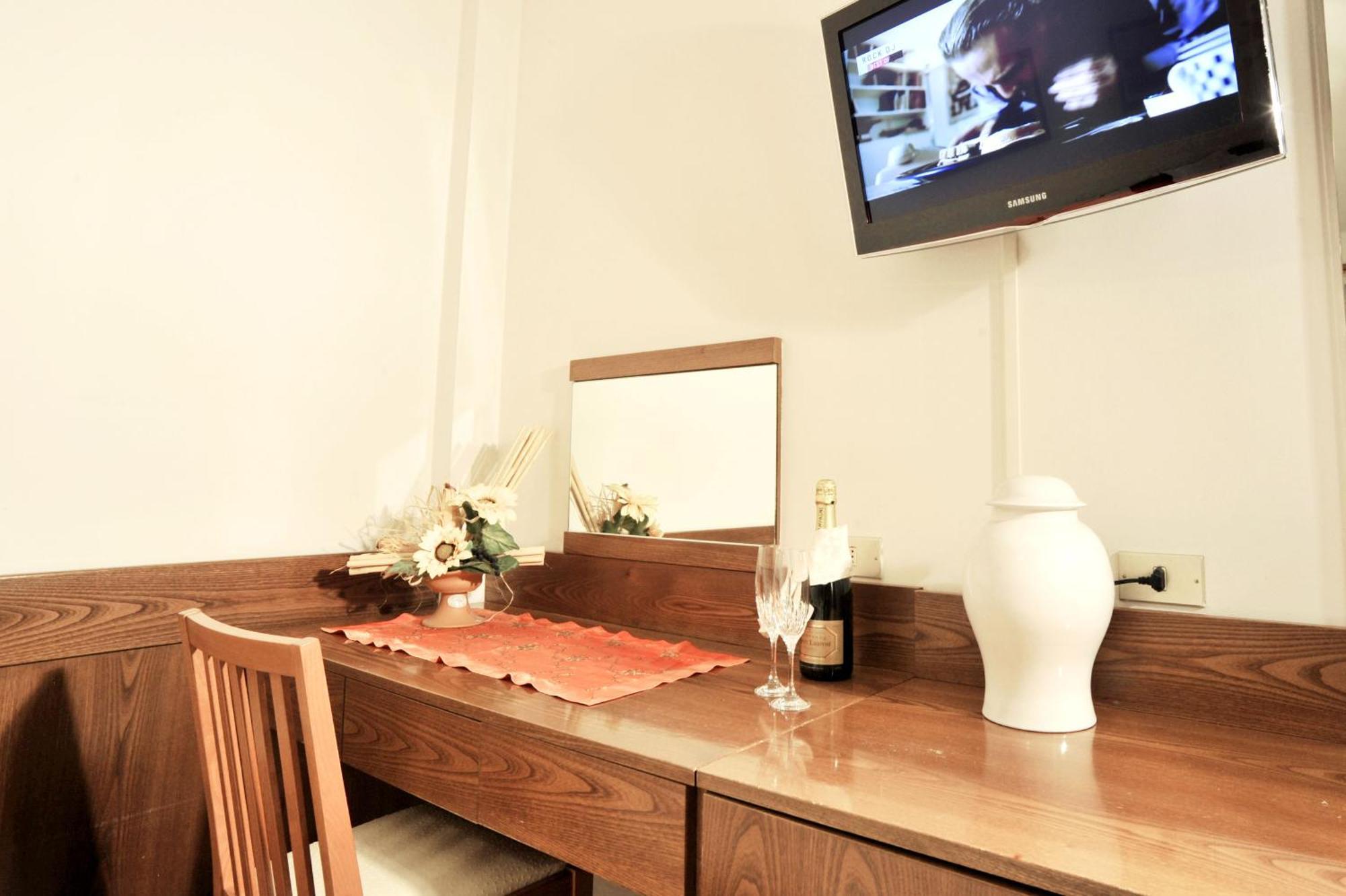 Albergo Romagna ฟราตตา แตร์เม ภายนอก รูปภาพ