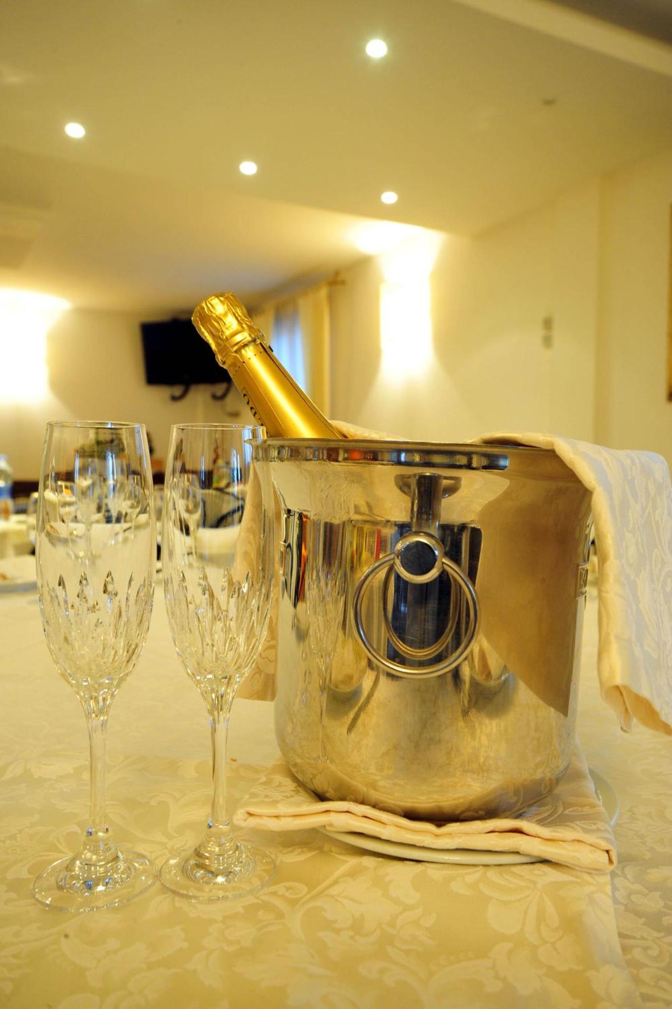Albergo Romagna ฟราตตา แตร์เม ภายนอก รูปภาพ