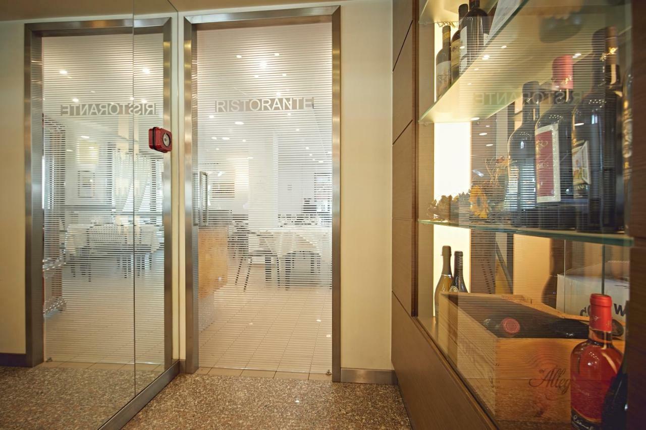 Albergo Romagna ฟราตตา แตร์เม ภายนอก รูปภาพ