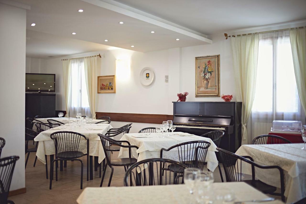 Albergo Romagna ฟราตตา แตร์เม ภายนอก รูปภาพ